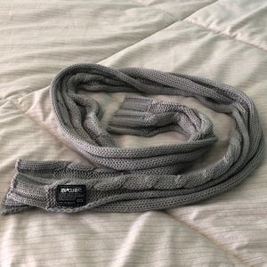 Rip curl Scarf, gray and soft.